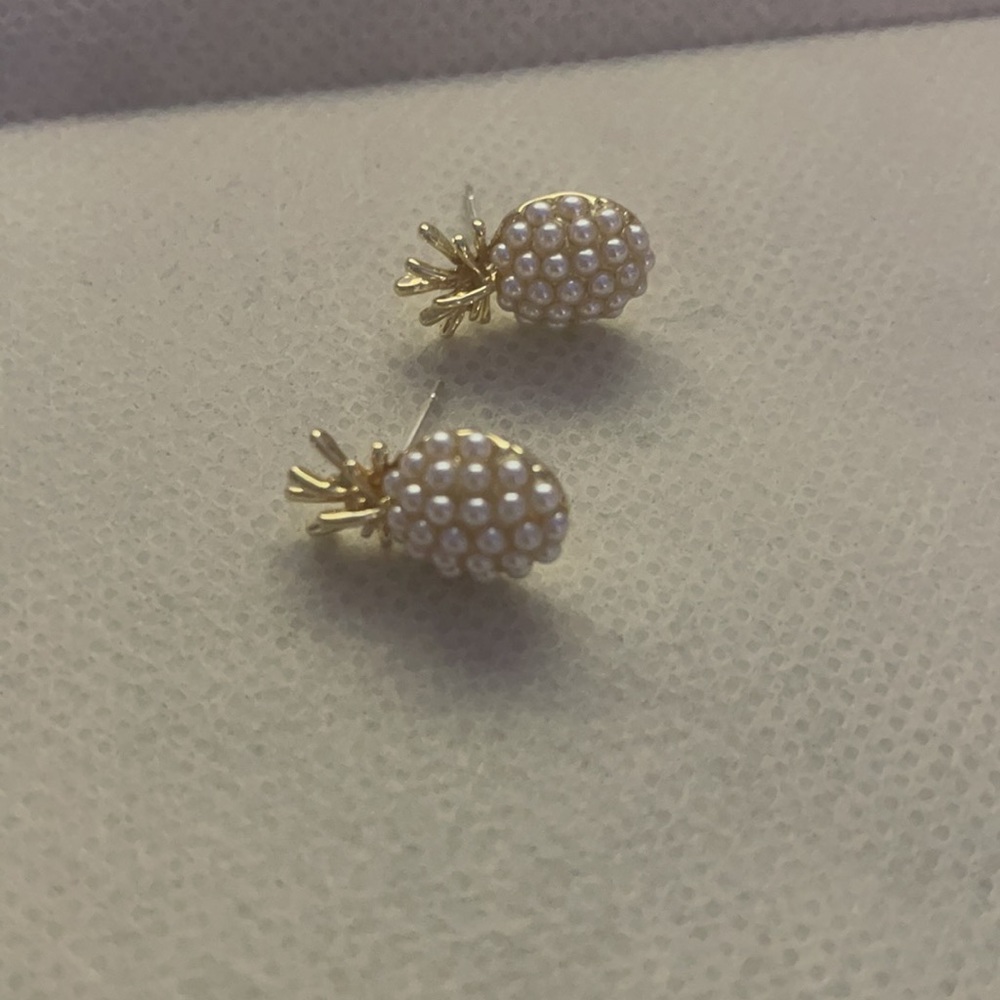 Pineapple pearl earrings - Picture 7 of 8